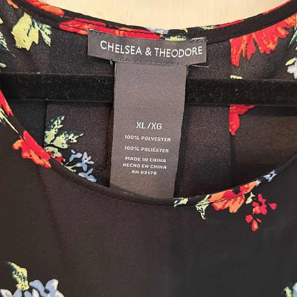 Chelsea & Theodore Short Sleeve Floral Top Size XL NWOT - Picture 3 of 9